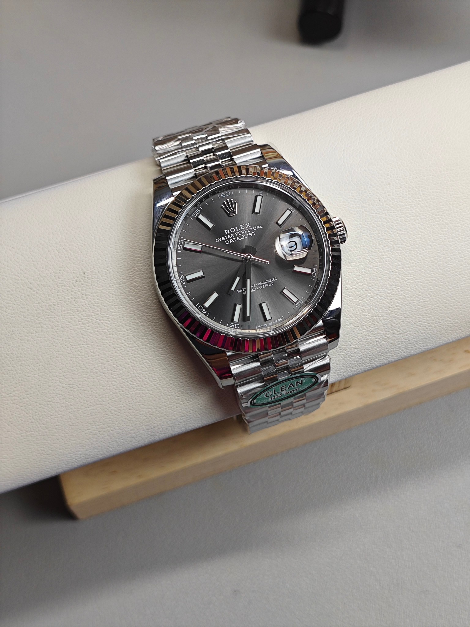 Explorer II 16570